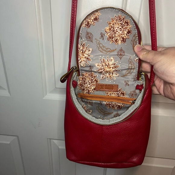 HOBO "Fern" crossbody bag in Red pebbles leather...LIKE NEW! - Picture 4 of 4